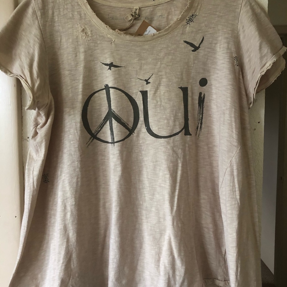 Sold Magnolia Pearl NWT Peace for Paris T